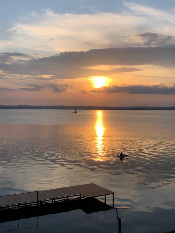 Mamaia Lake Viewアパートメント エクステリア 写真